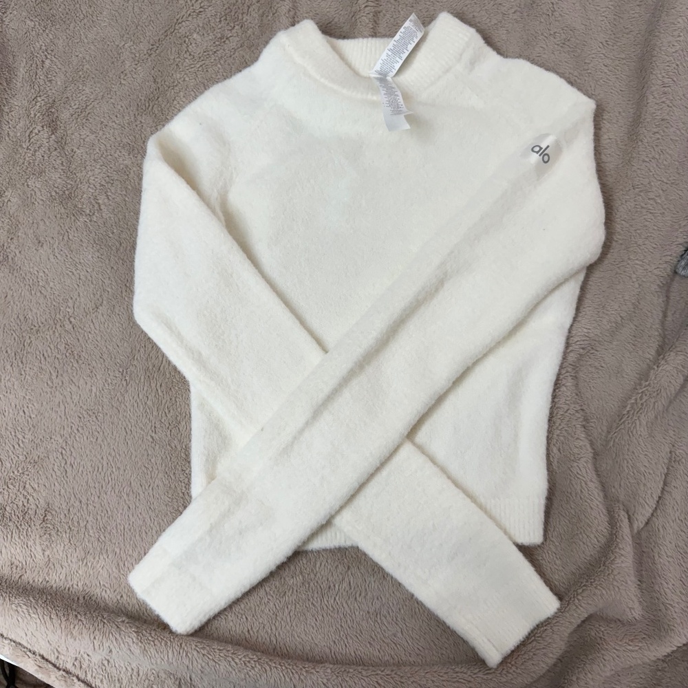 Alo snuggle up roundneck sweater